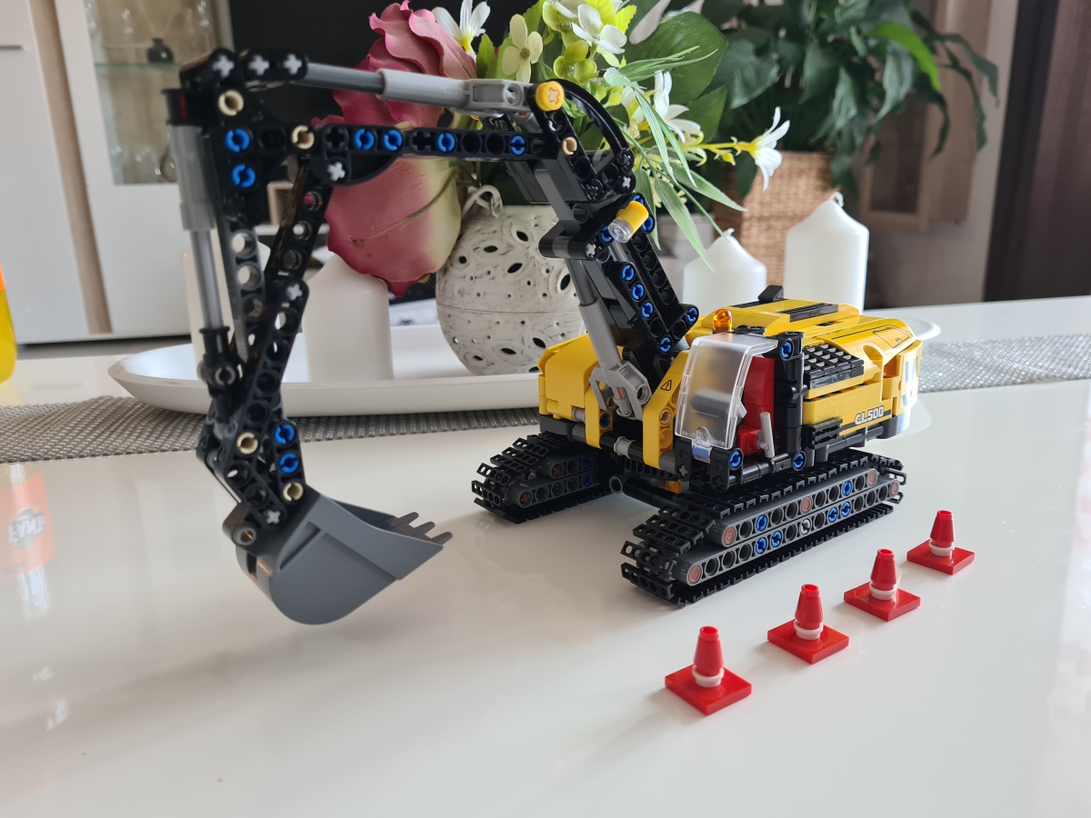 LEGO Technic 42121 Raupenbagger